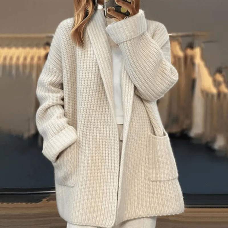 Cozy - Cozy oversized knit cardigan for soft warmth in winter