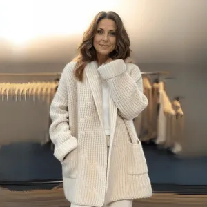Cozy - Cozy oversized knit cardigan for soft warmth in winter